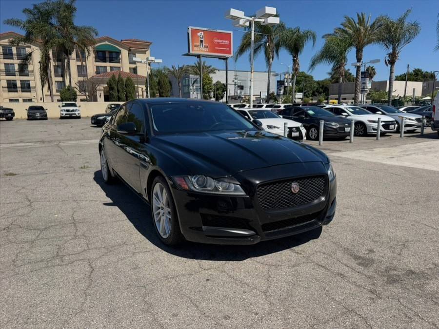 2017 Jaguar XF Prestige