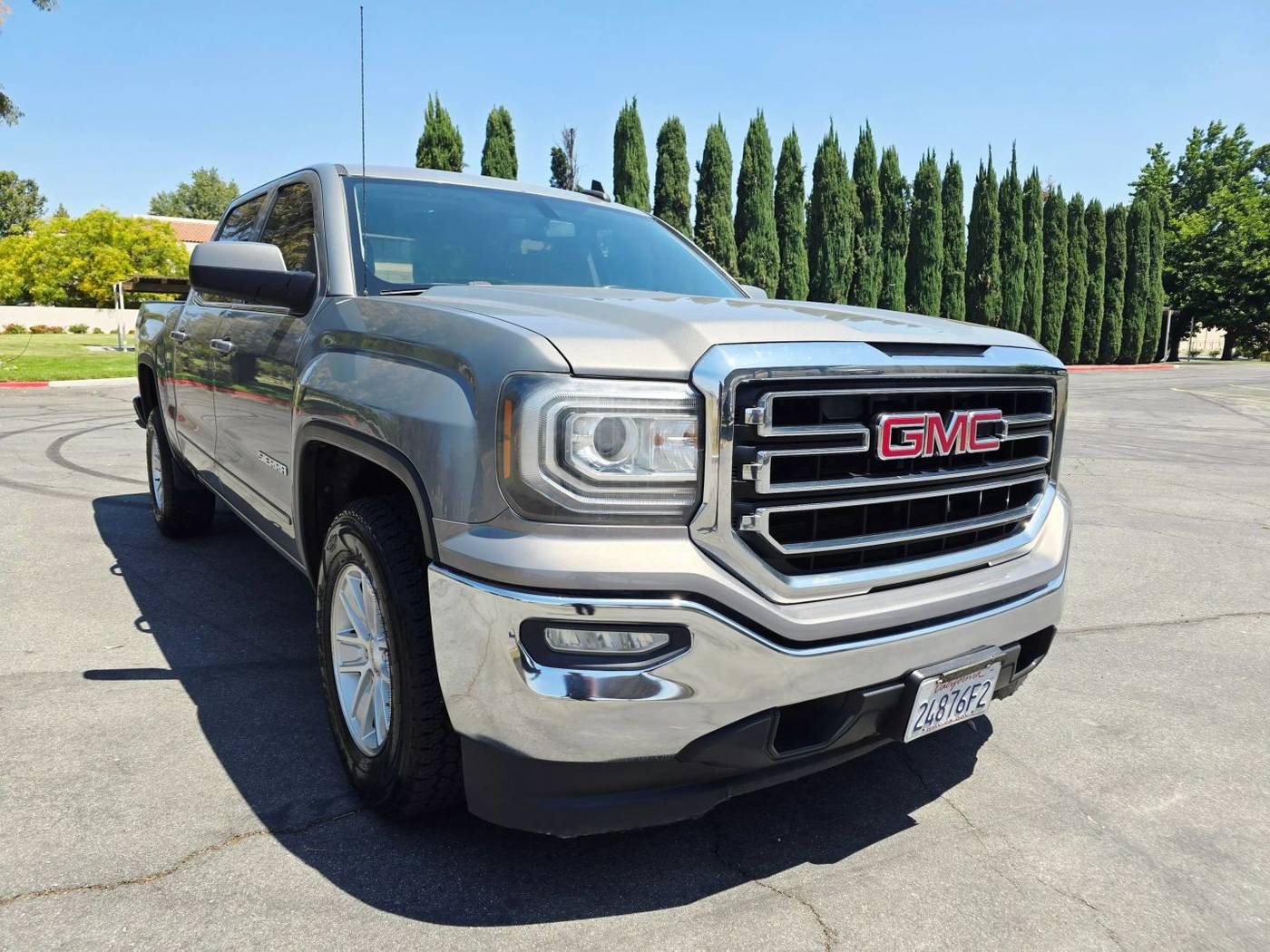 2017 GMC Sierra 1500 SLE — Pickup Truck — 87,662 mi — Riverside, CA