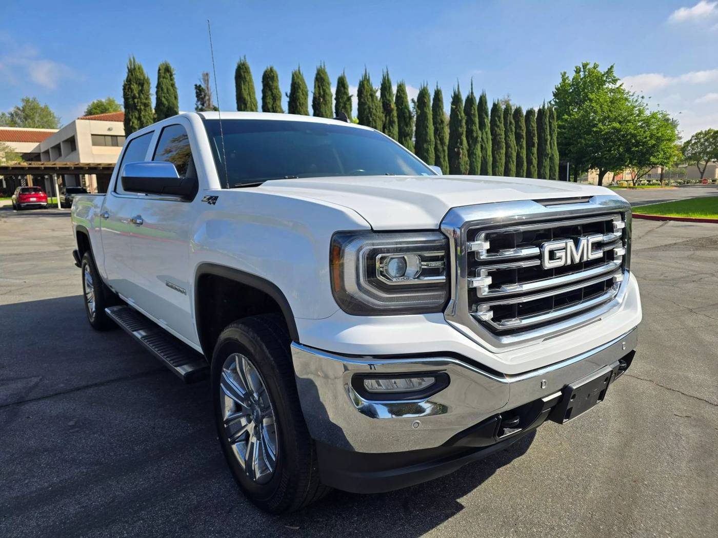 2018 GMC Sierra 1500 SLT — Pickup Truck — 95,467 mi — Riverside, CA