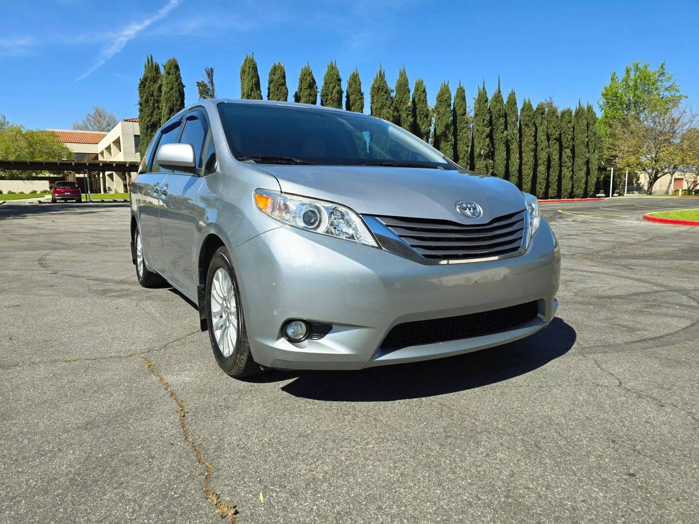 2017 Toyota Sienna XLE — Minivan — 112,109 mi — Riverside, CA