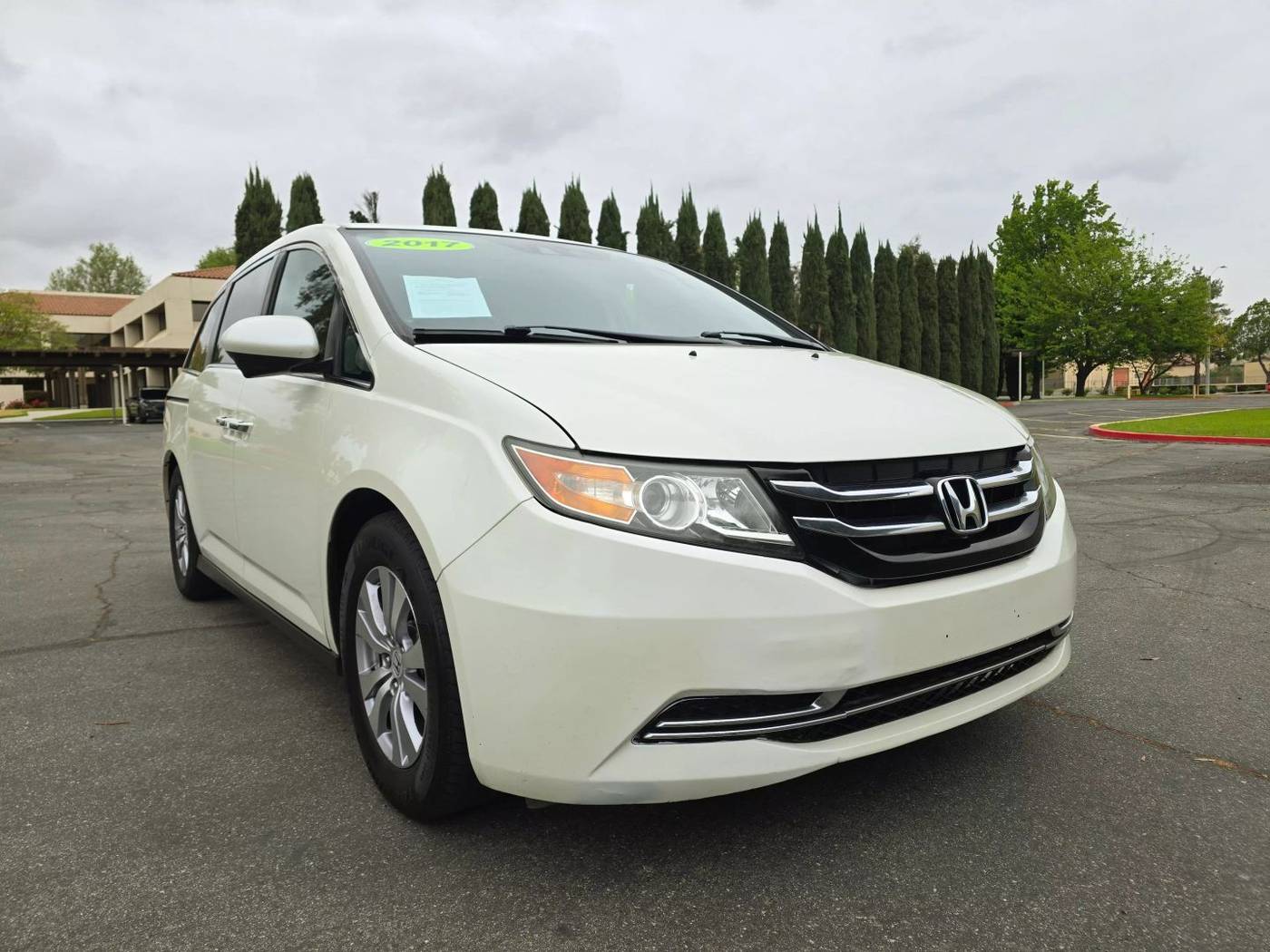 2017 Honda Odyssey SE — Minivan — 129,711 mi — Riverside, CA