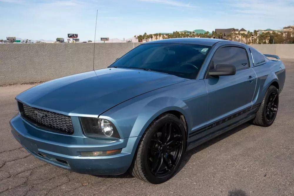 2006 Ford Mustang Base — Coupe — 171,964 mi — Las Vegas, NV