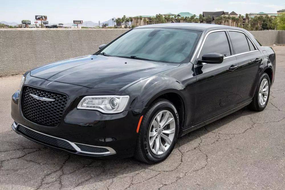 2015 Chrysler 300 Limited — Sedan — 119,072 mi — Las Vegas, NV