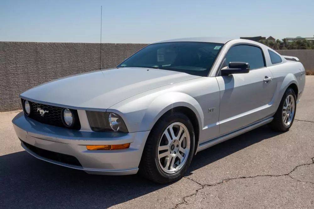 2005 Ford Mustang GT Premium — Coupe — 86,669 mi — Las Vegas, NV