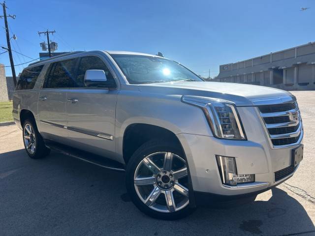 2020 Cadillac Escalade Luxury — SUV — 111,450 mi — Farmers Branch, TX