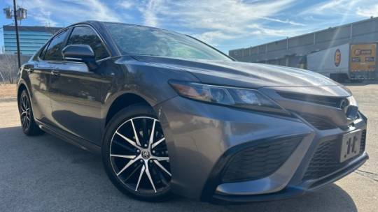 2022 Toyota Camry SE — Sedan — 64,012 mi — Farmers Branch, TX