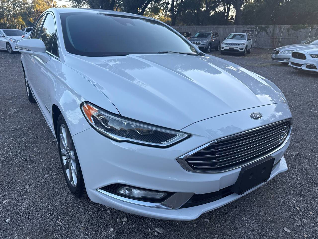 2017 Ford Fusion Hybrid SE — Sedan — 132,523 mi — Austin, TX