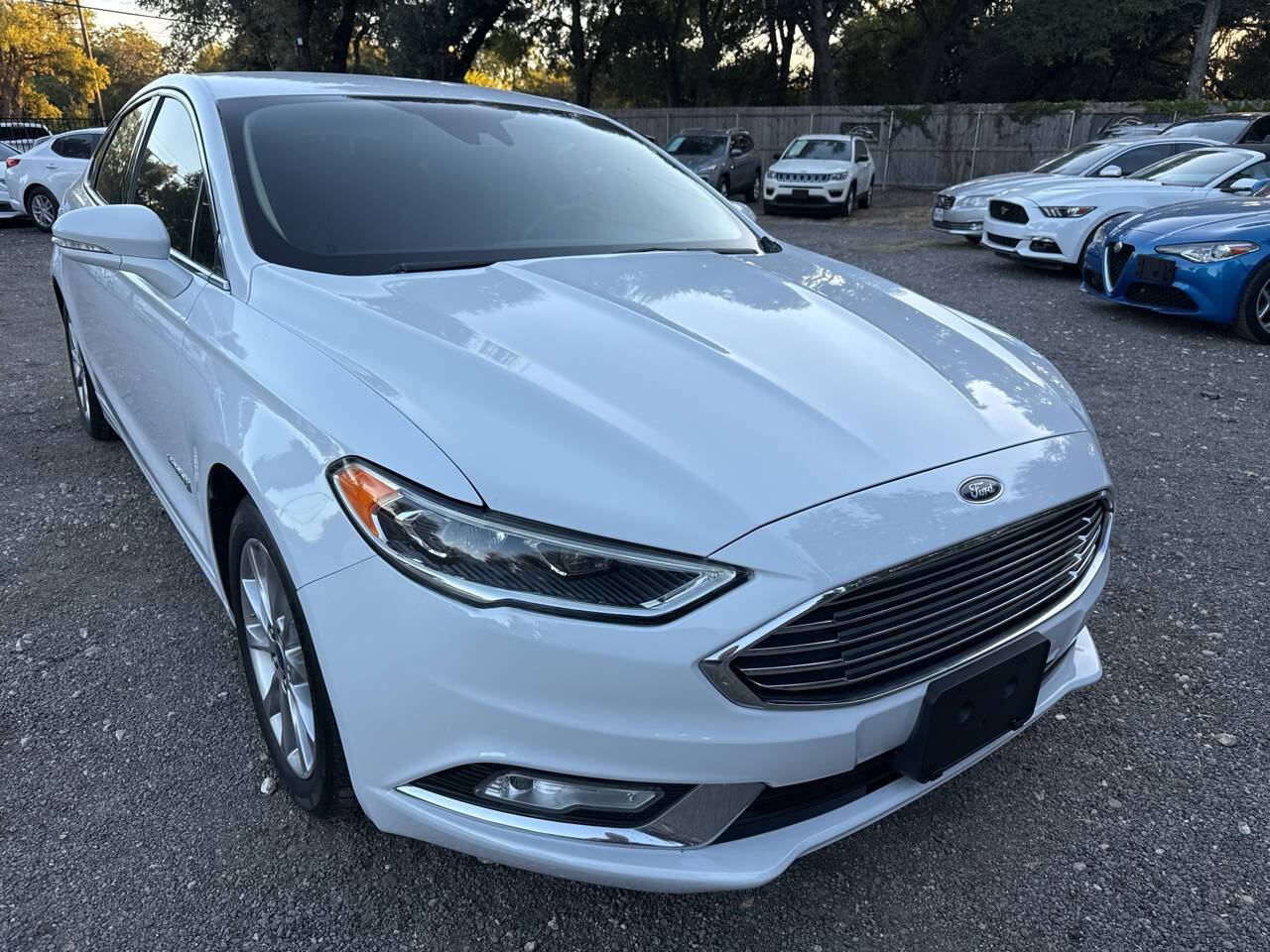 2017 Ford Fusion Hybrid SE — Sedan — 126,318 mi — Austin, TX