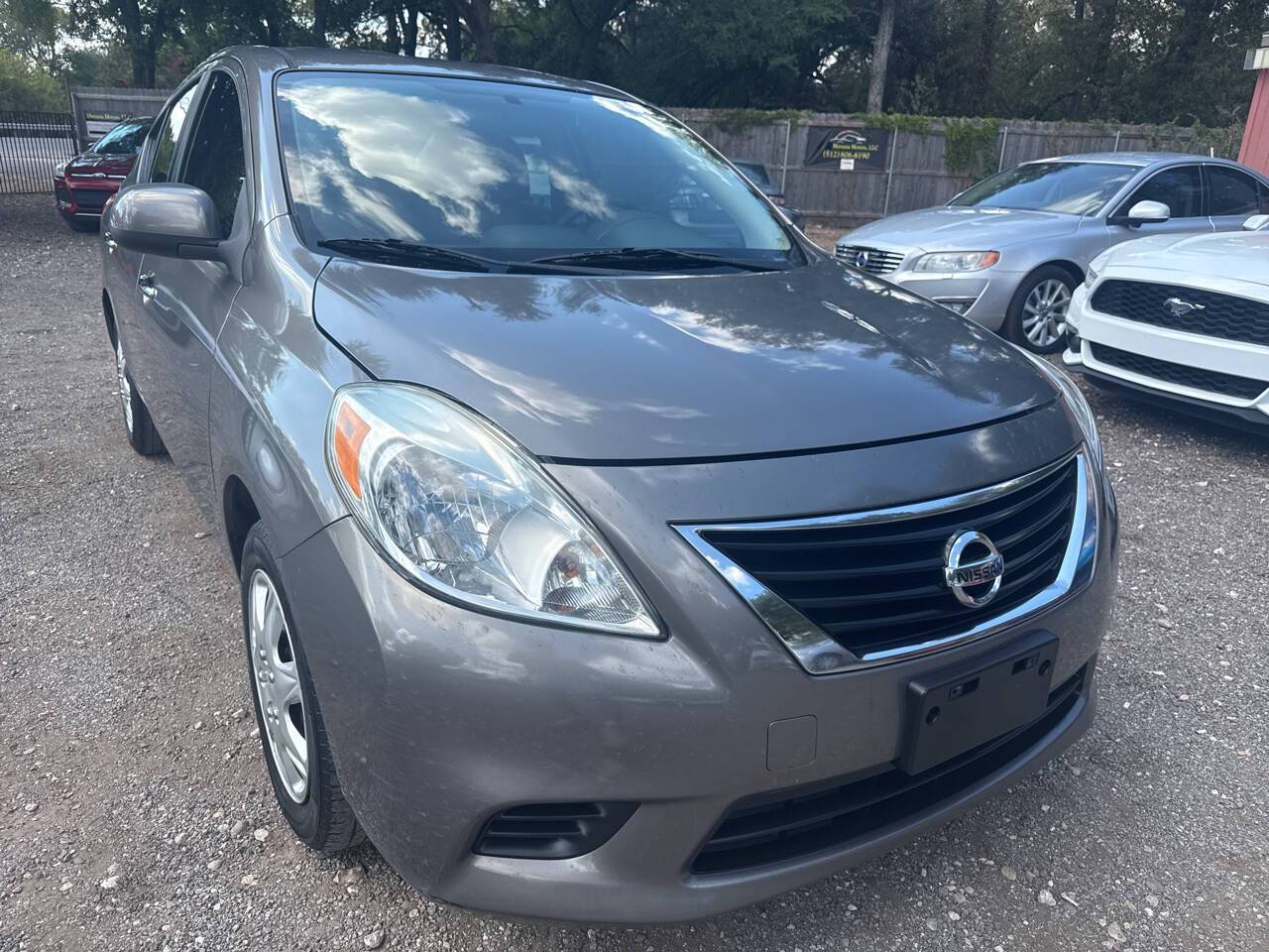 2014 Nissan Versa 1.6 SV — Sedan — 73,327 mi — Austin, TX