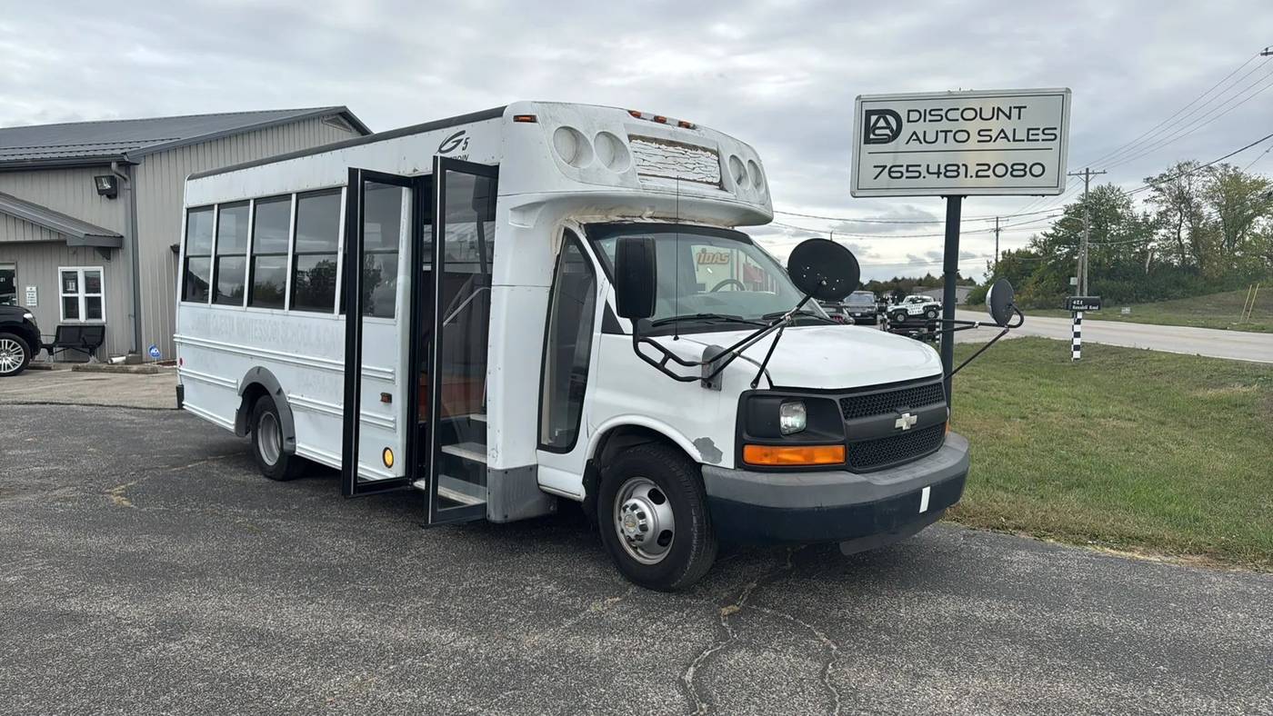 2009 Chevrolet Express Commercial Cutaway 3500 Work Van — Chassis Cab Truck — 107,509 mi — Lebanon, IN
