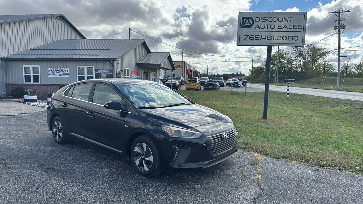 2017 Hyundai Ioniq Hybrid SEL — Hatchback — 125,413 mi — Lebanon, IN