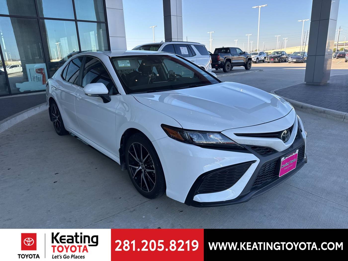 2023 Toyota Camry SE — Sedan — 32,708 mi — Manvel, TX