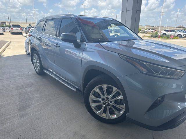 2022 Toyota Highlander Limited — SUV — 18,686 mi — Manvel, TX