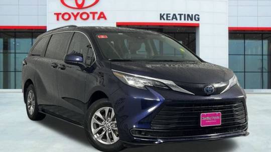 2022 Toyota Sienna LE — Minivan — 32,776 mi — Manvel, TX