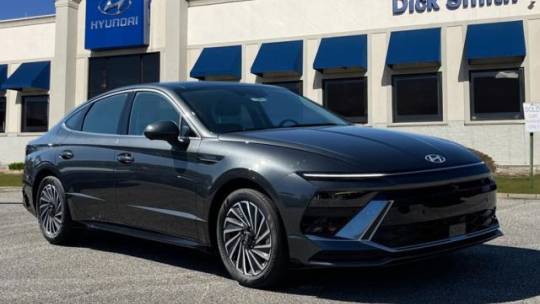 2024 Hyundai Sonata Hybrid Limited — Sedan — 5,599 mi — Greenville, SC
