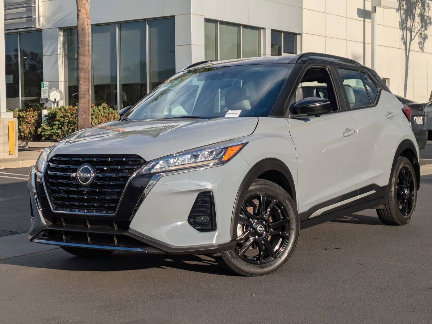 2023 Nissan Kicks SR — SUV — 18,522 mi — Poway, CA