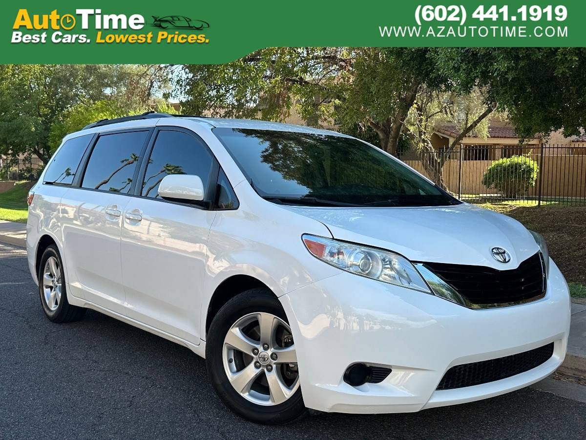 2015 Toyota Sienna LE — Minivan — 132,629 mi — Phoenix, AZ