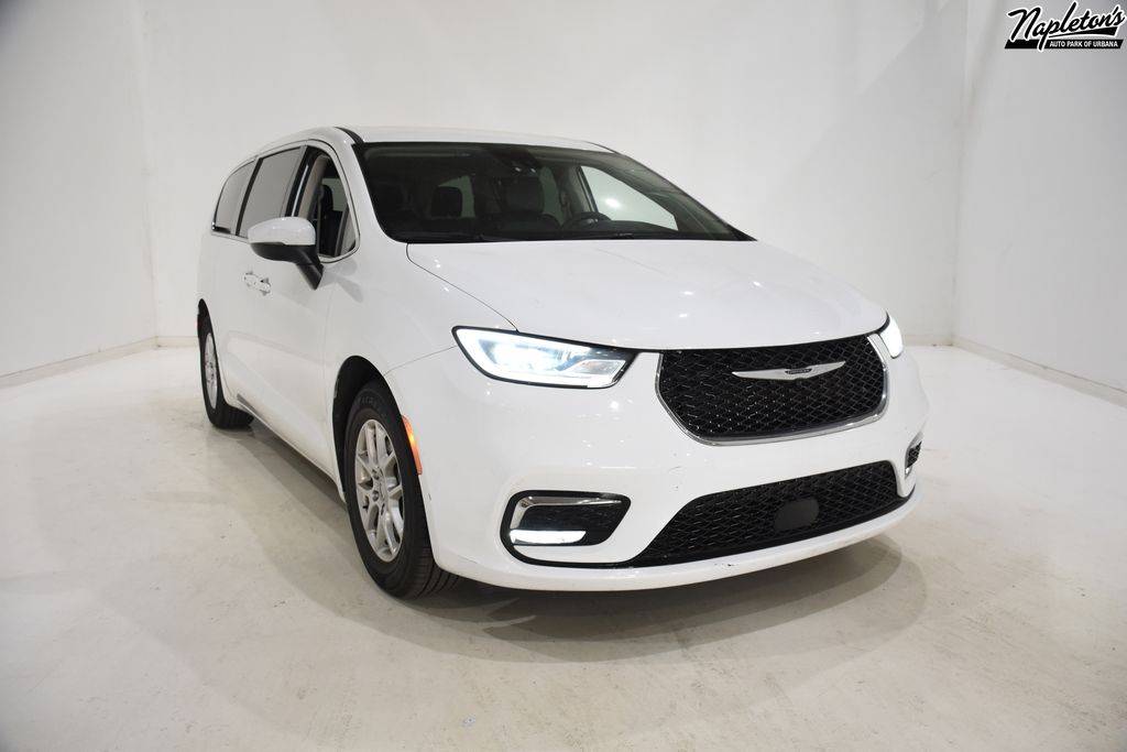 2023 Chrysler Pacifica Touring L — Minivan — 61,155 mi — Urbana, IL