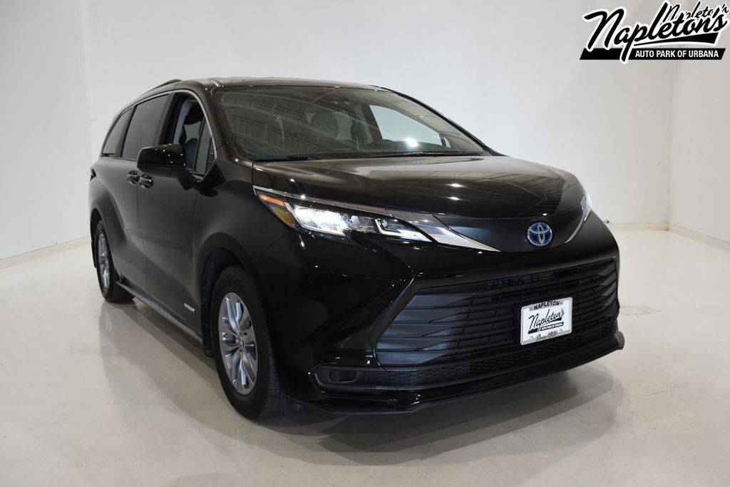2021 Toyota Sienna LE — Minivan — 59,795 mi — Urbana, IL