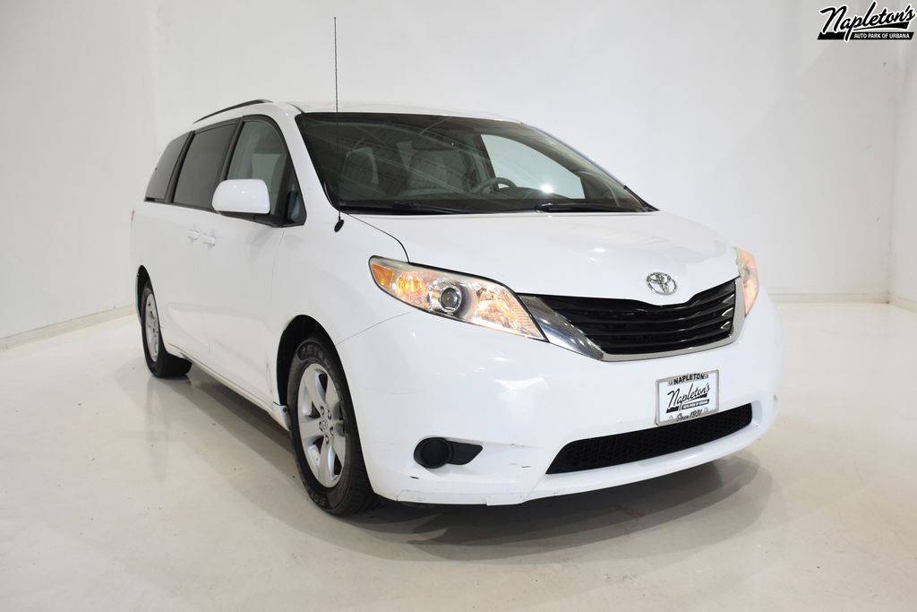 2012 Toyota Sienna LE — Minivan — 165,081 mi — Urbana, IL