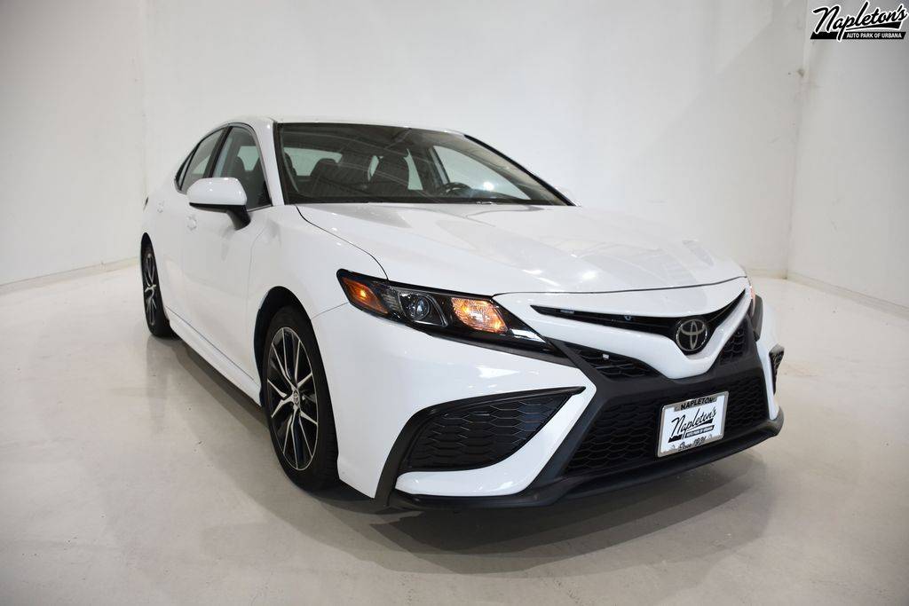 2021 Toyota Camry SE — Sedan — 79,125 mi — Urbana, IL