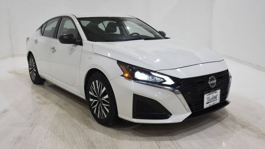 2024 Nissan Altima SV — Sedan — 29,169 mi — Urbana, IL