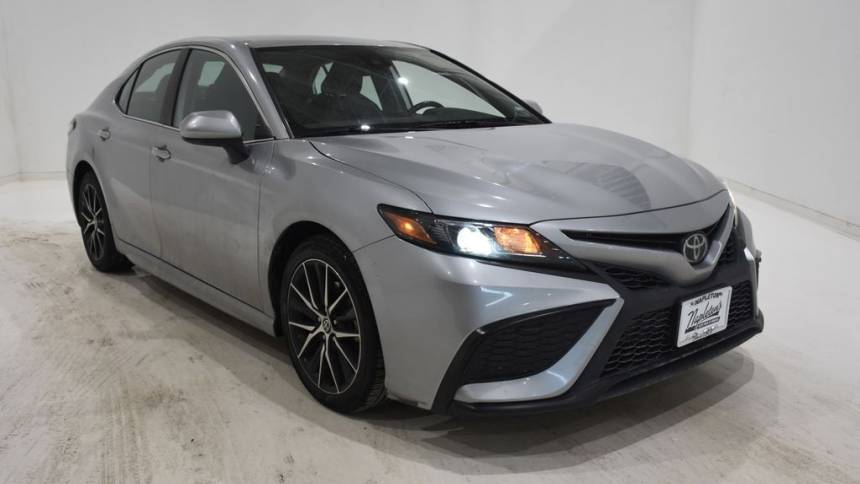 2021 Toyota Camry SE — Sedan — 62,903 mi — Urbana, IL