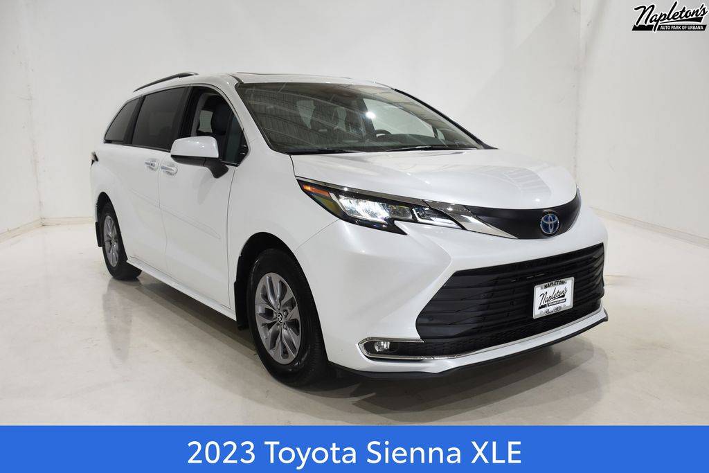 2023 Toyota Sienna XLE — Minivan — 19,834 mi — Urbana, IL