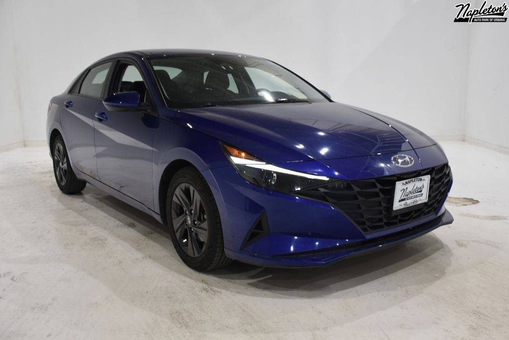 2023 Hyundai Elantra SEL — Sedan — 58,140 mi — Urbana, IL