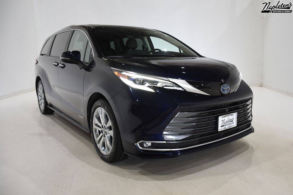 2021 Toyota Sienna Limited — Minivan — 32,012 mi — Urbana, IL