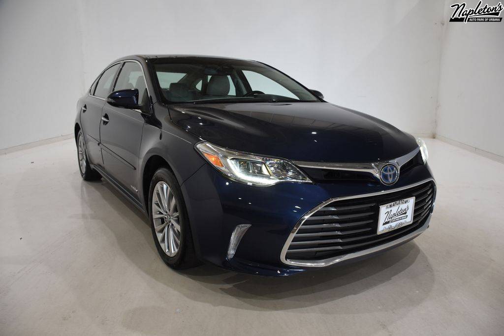 2018 Toyota Avalon Hybrid Limited — Sedan — 56,506 mi — Urbana, IL
