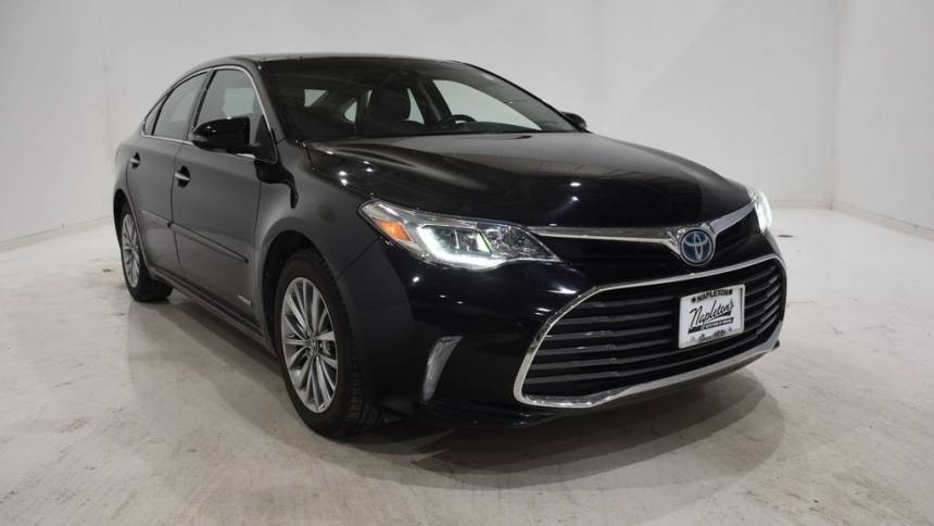 2017 Toyota Avalon Hybrid Limited — Sedan — 57,349 mi — Urbana, IL