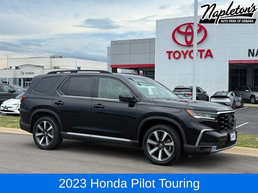 2023 Honda Pilot Touring — SUV — 38,659 mi — Urbana, IL