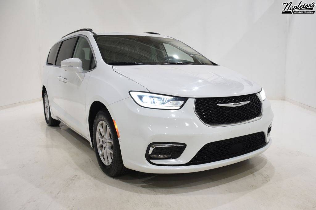 2022 Chrysler Pacifica Touring L — Minivan — 60,468 mi — Urbana, IL