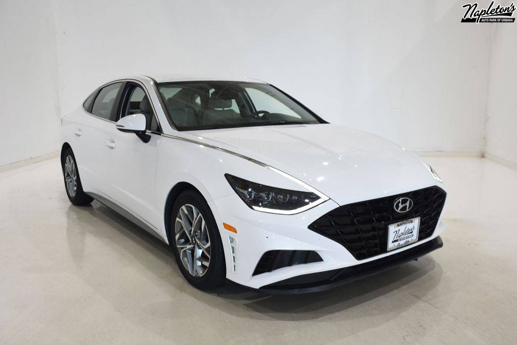 2023 Hyundai Sonata SEL — Sedan — 56,761 mi — Urbana, IL