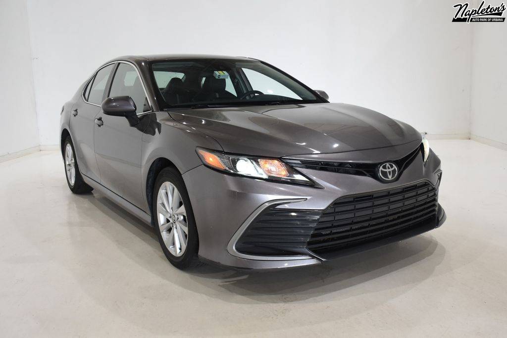 2021 Toyota Camry LE — Sedan — 92,475 mi — Urbana, IL