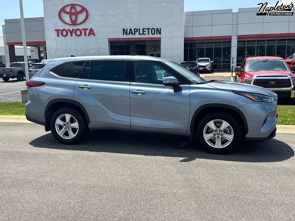 2022 Toyota Highlander LE — SUV — 29,502 mi — Urbana, IL