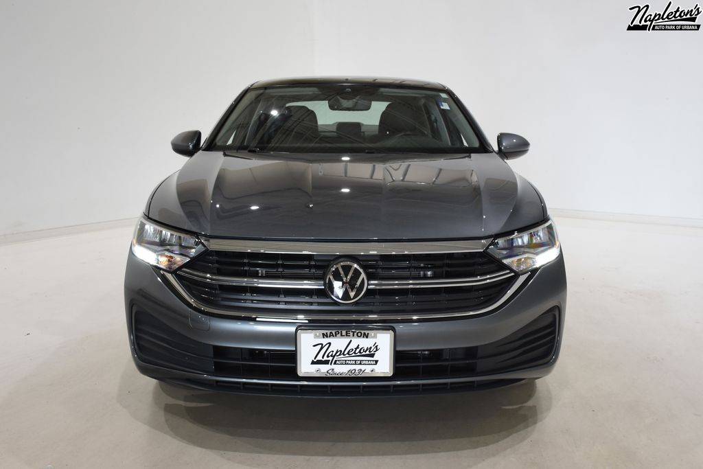 2024 Volkswagen Jetta SE — Sedan — 22,991 mi — Urbana, IL
