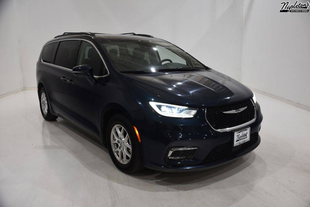2022 Chrysler Pacifica Touring L — Minivan — 68,267 mi — Urbana, IL
