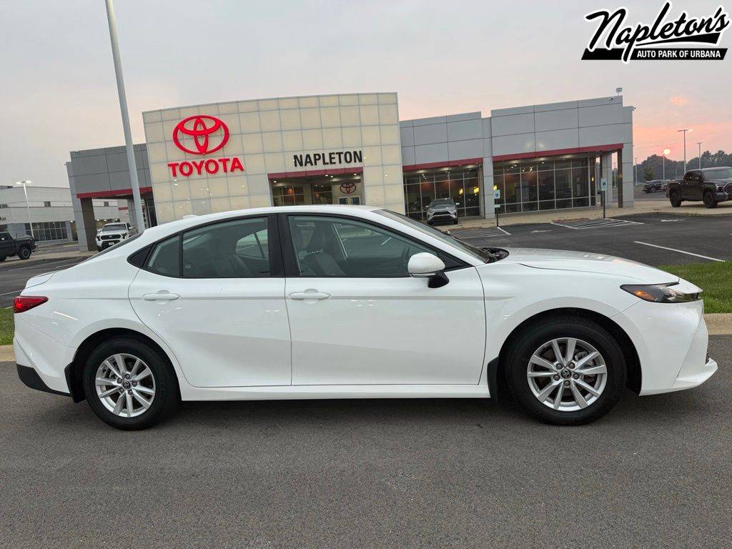 2025 Toyota Camry Hybrid LE — Sedan — 15,468 mi — Urbana, IL