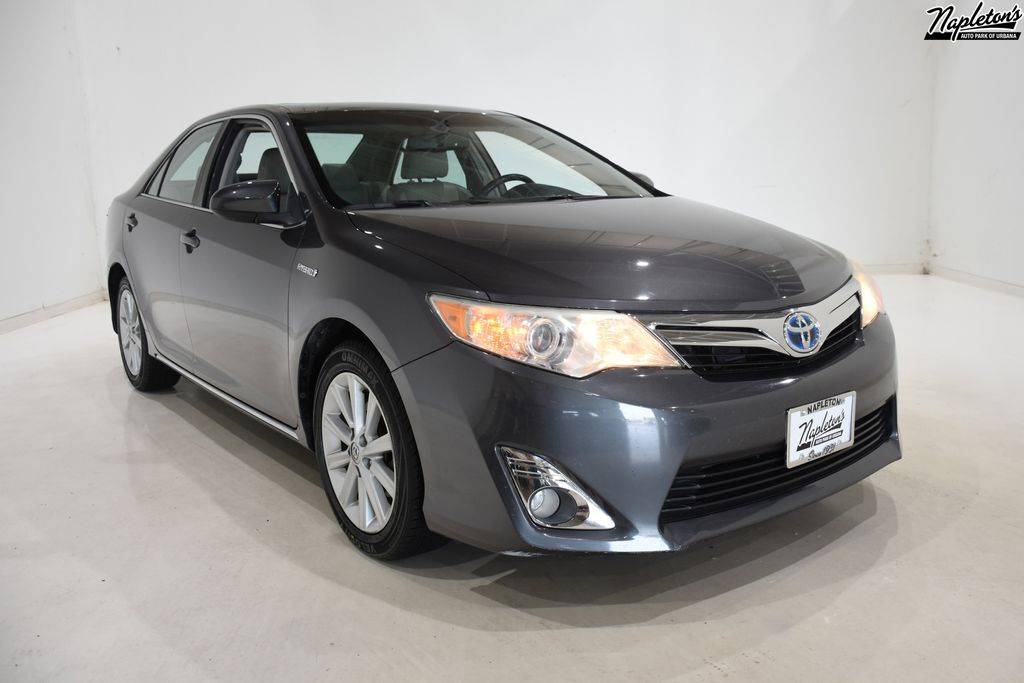 2014 Toyota Camry Hybrid XLE — Sedan — 132,228 mi — Urbana, IL