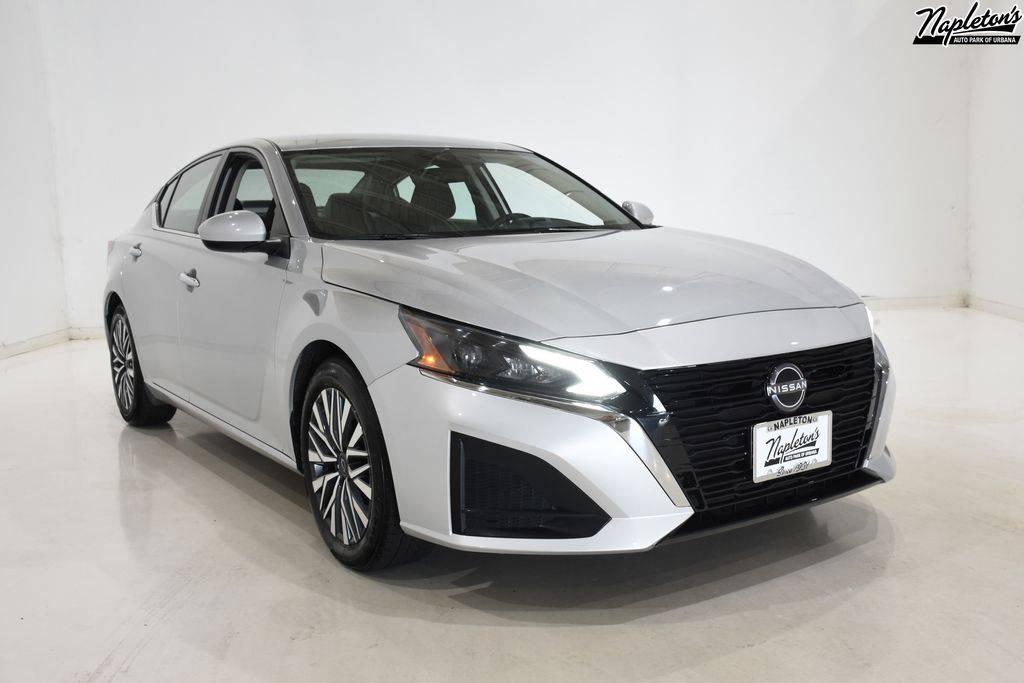 2023 Nissan Altima SV — Sedan — 57,284 mi — Urbana, IL