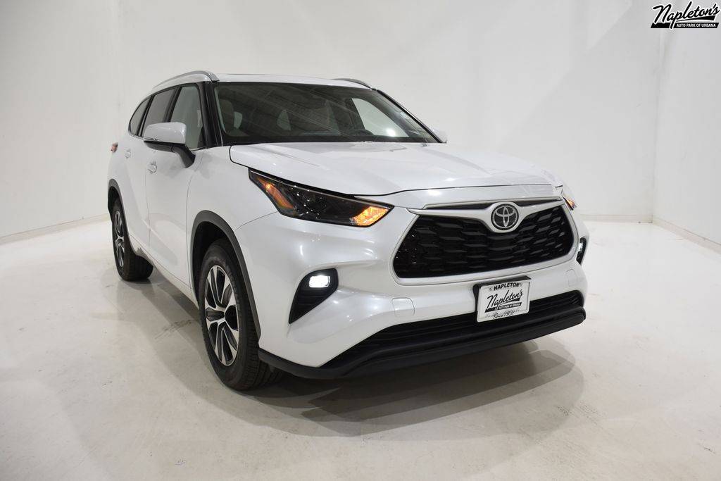 2024 Toyota Highlander LE — SUV — 14,080 mi — Urbana, IL
