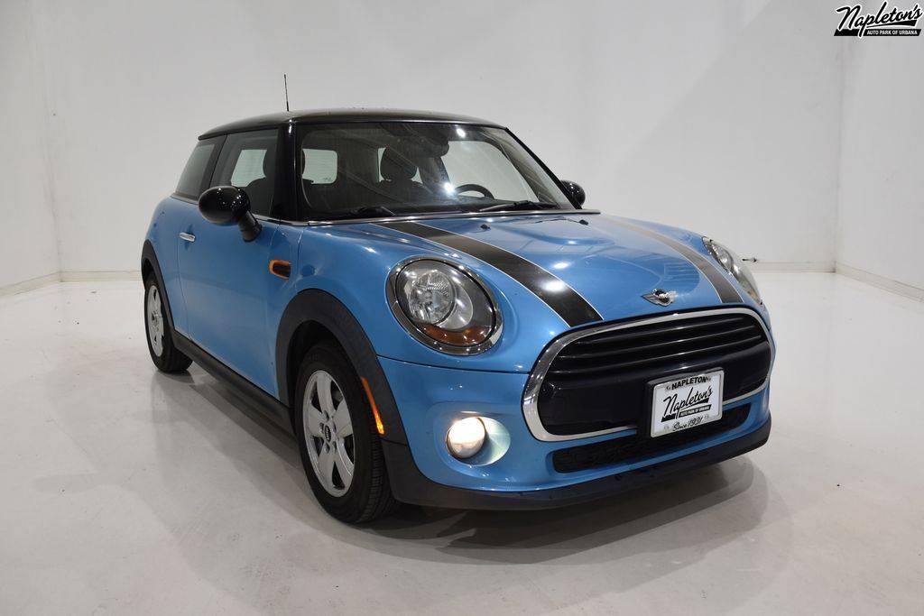2016 MINI Hardtop Cooper — Hatchback — 94,000 mi — Urbana, IL
