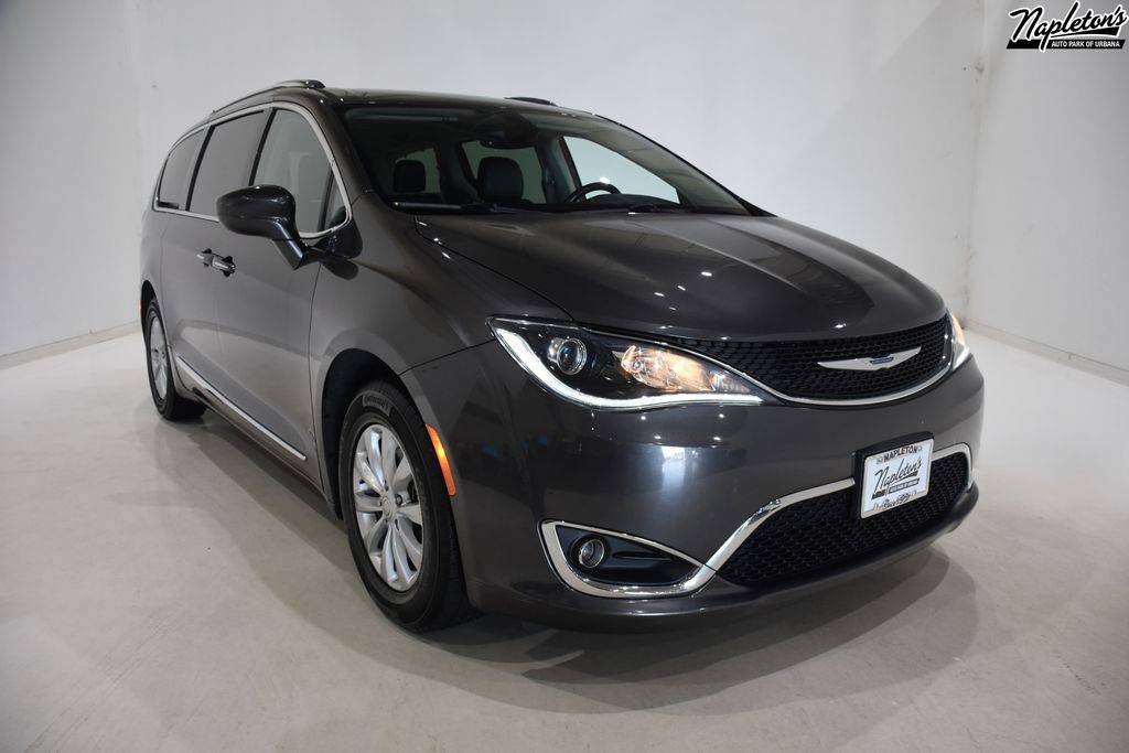 2019 Chrysler Pacifica Touring L — Minivan — 107,107 mi — Urbana, IL