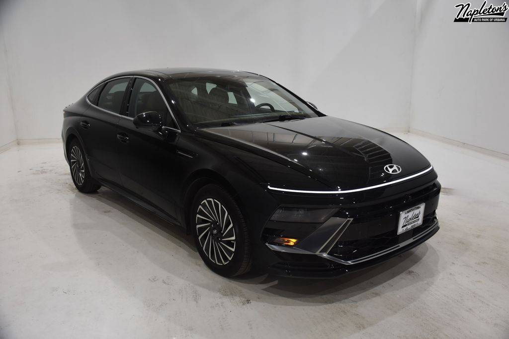 2024 Hyundai Sonata Hybrid Limited — Sedan — 7,278 mi — Urbana, IL