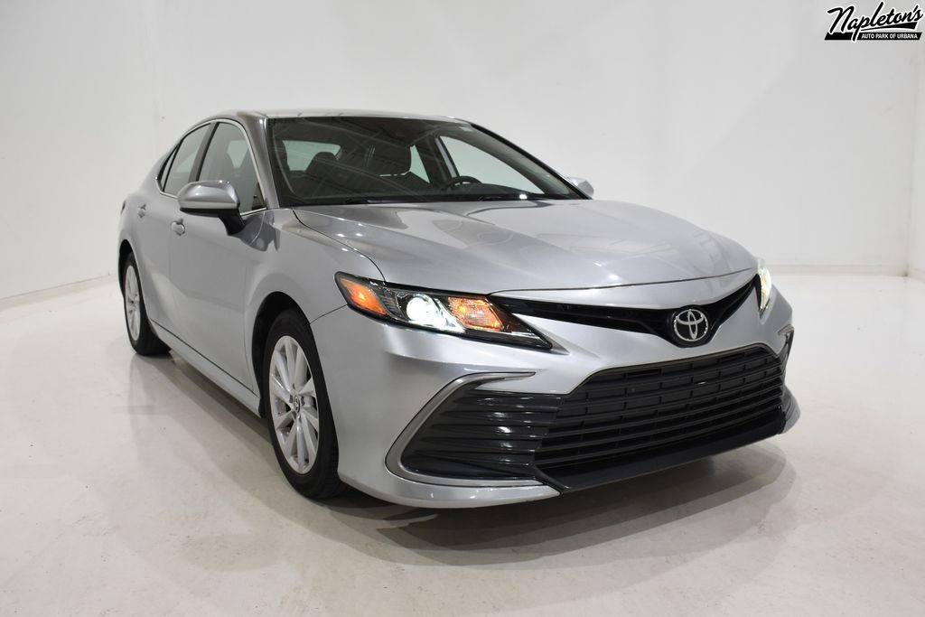 2021 Toyota Camry LE — Sedan — 64,110 mi — Urbana, IL