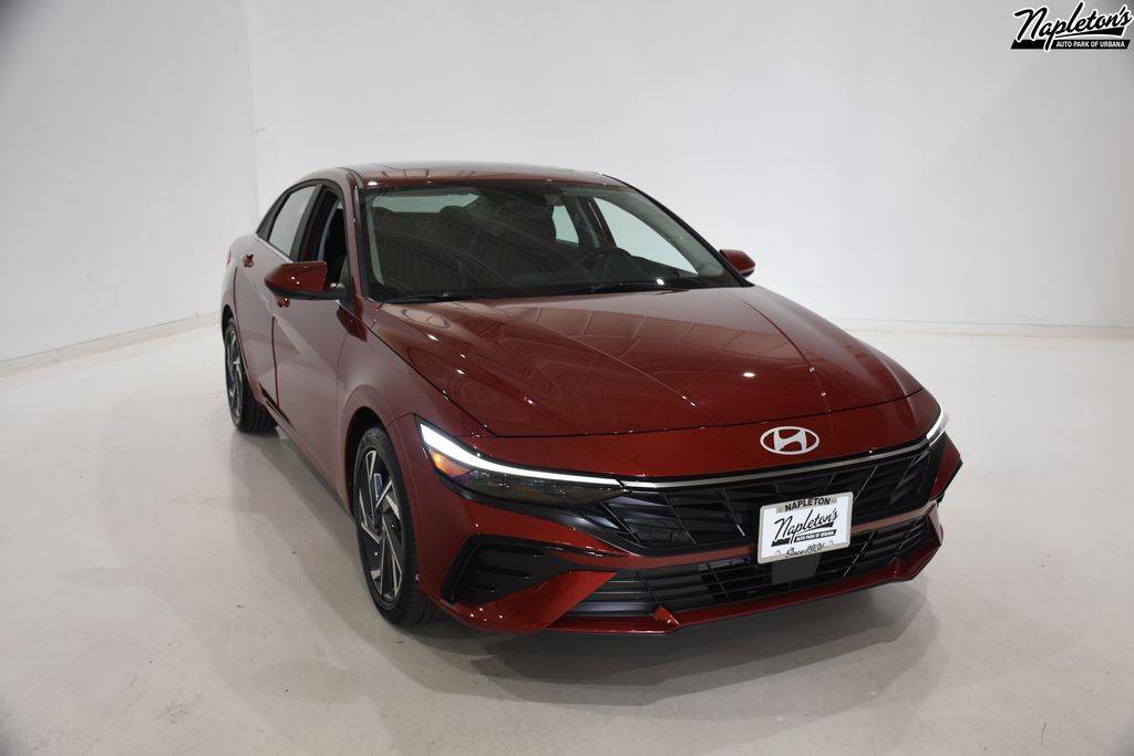 2024 Hyundai Elantra SEL — Sedan — 2,449 mi — Urbana, IL