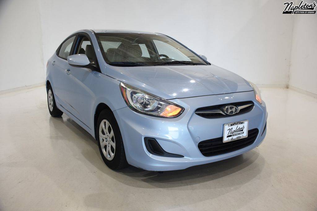 2013 Hyundai Accent GLS — Sedan — 71,767 mi — Urbana, IL