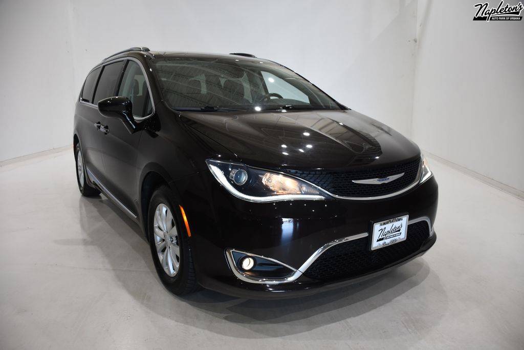 2018 Chrysler Pacifica Touring L Plus — Minivan — 81,395 mi — Urbana, IL